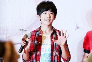 娱乐圈吃瓜talk易烊千玺,娱乐圈的瓜田，他的成长与蜕变