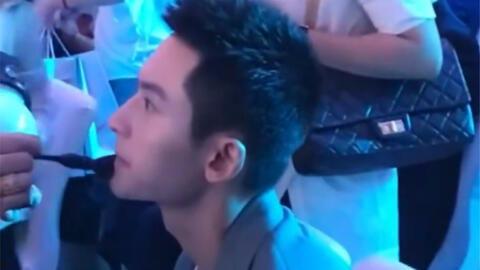 吃娱乐瓜的女孩是谁,吃娱乐瓜的女孩，她是如何成为热门话题的？